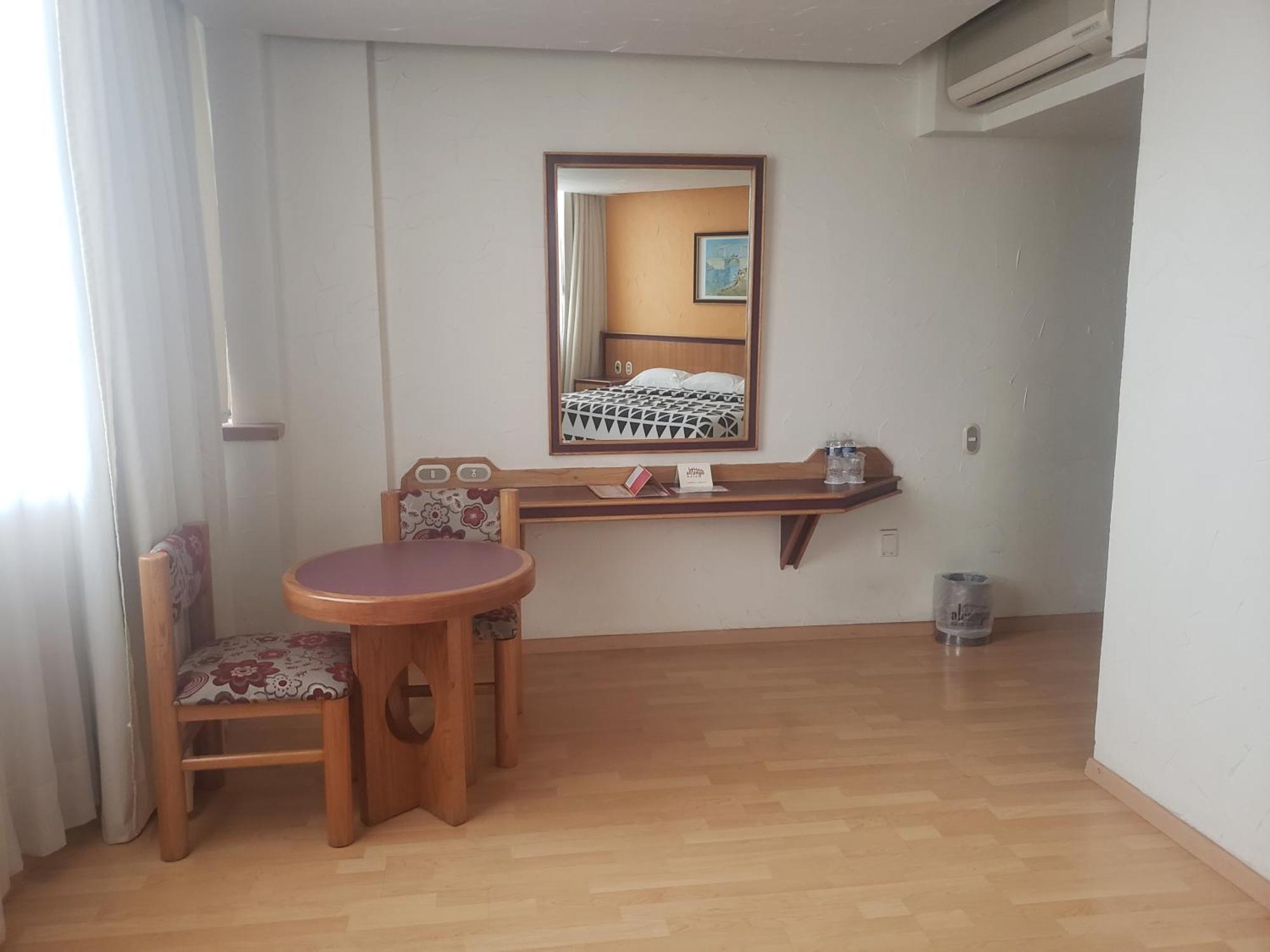 Hotel Alcampo Miranda الغرفة الصورة